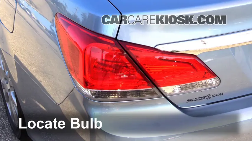 2011 Toyota Avalon 3.5L V6 Lights Turn Signal - Rear (replace bulb)